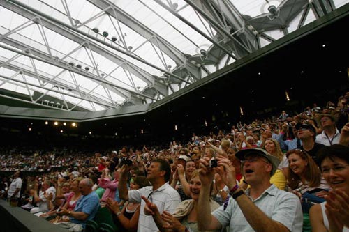 领先优势明显首场状态出色，热火观众沸腾！，蒂姆重返赛场观众掌声雷动的简单介绍开云体育app下载