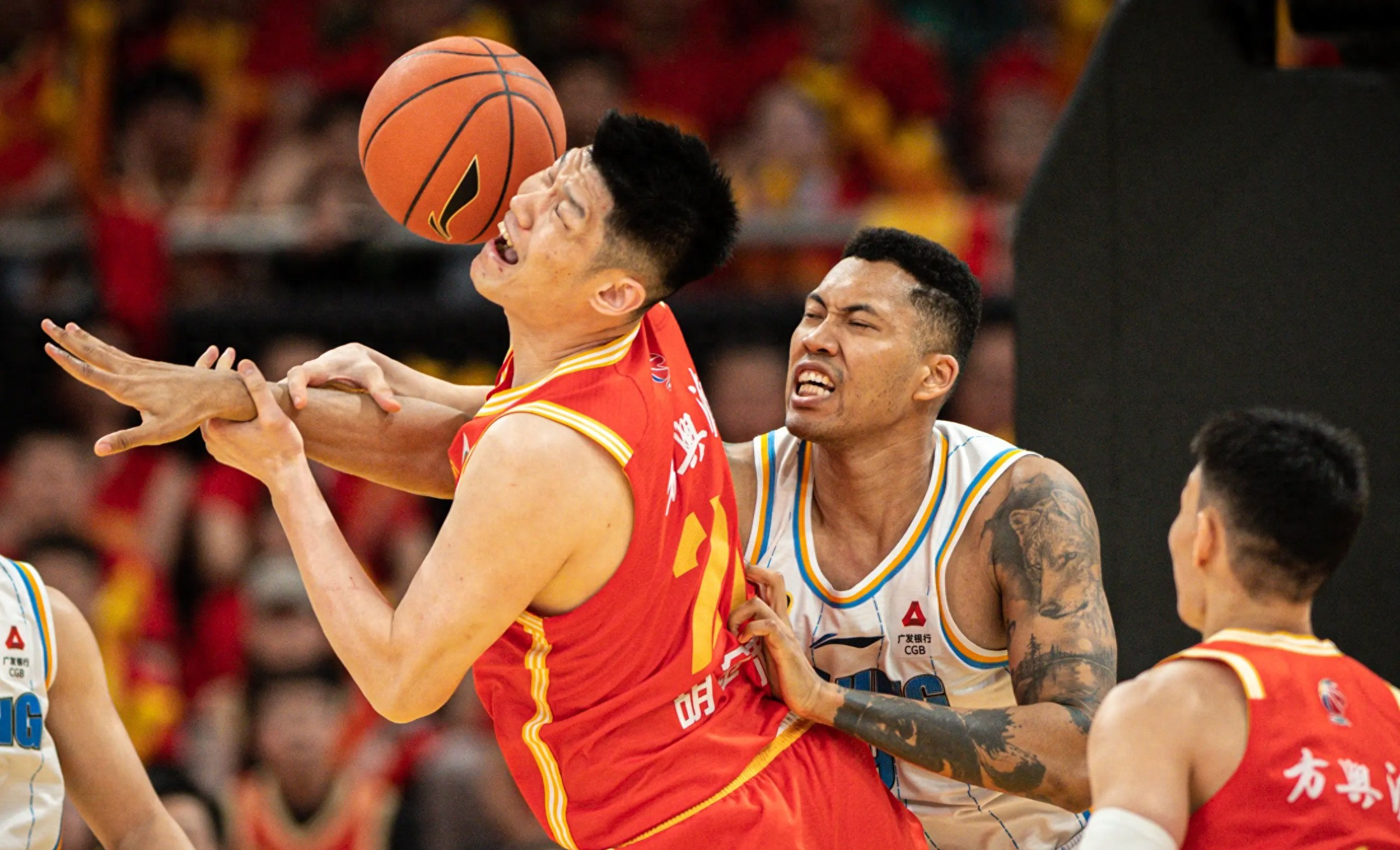 关于转会期广厦男篮备战法国杯，门线救险细节曝光，悬念犹存，年轻球员得到机会的信息开云体育投注平台